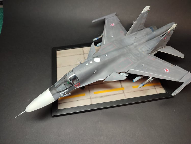 SU 34 HOBBY BOSS 1/48