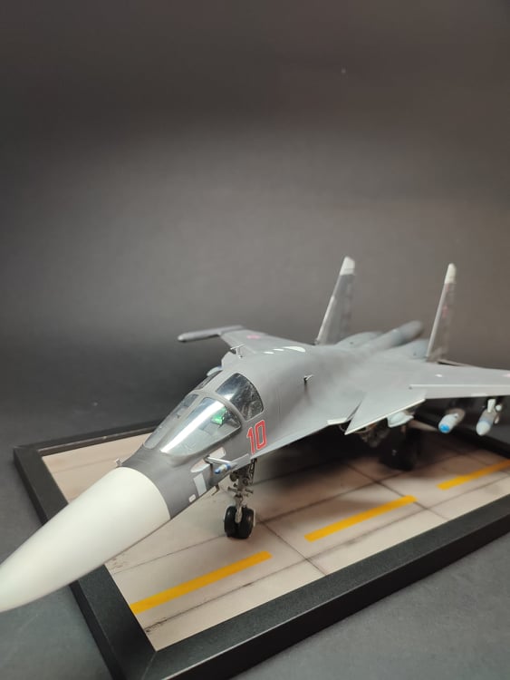 SU 34 HOBBY BOSS 1/48