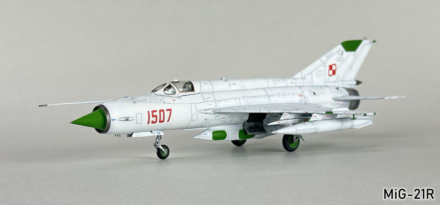 MiG-21R 101g.jpg