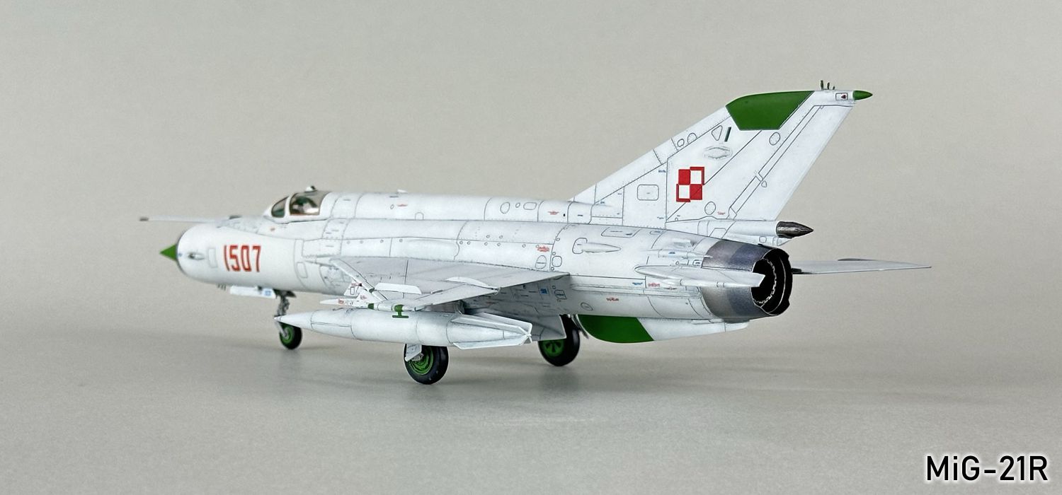 MiG-21R 103g.jpg