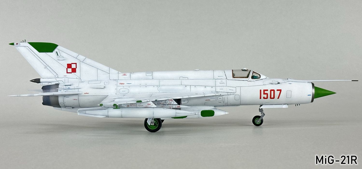 MiG-21R 106g.jpg