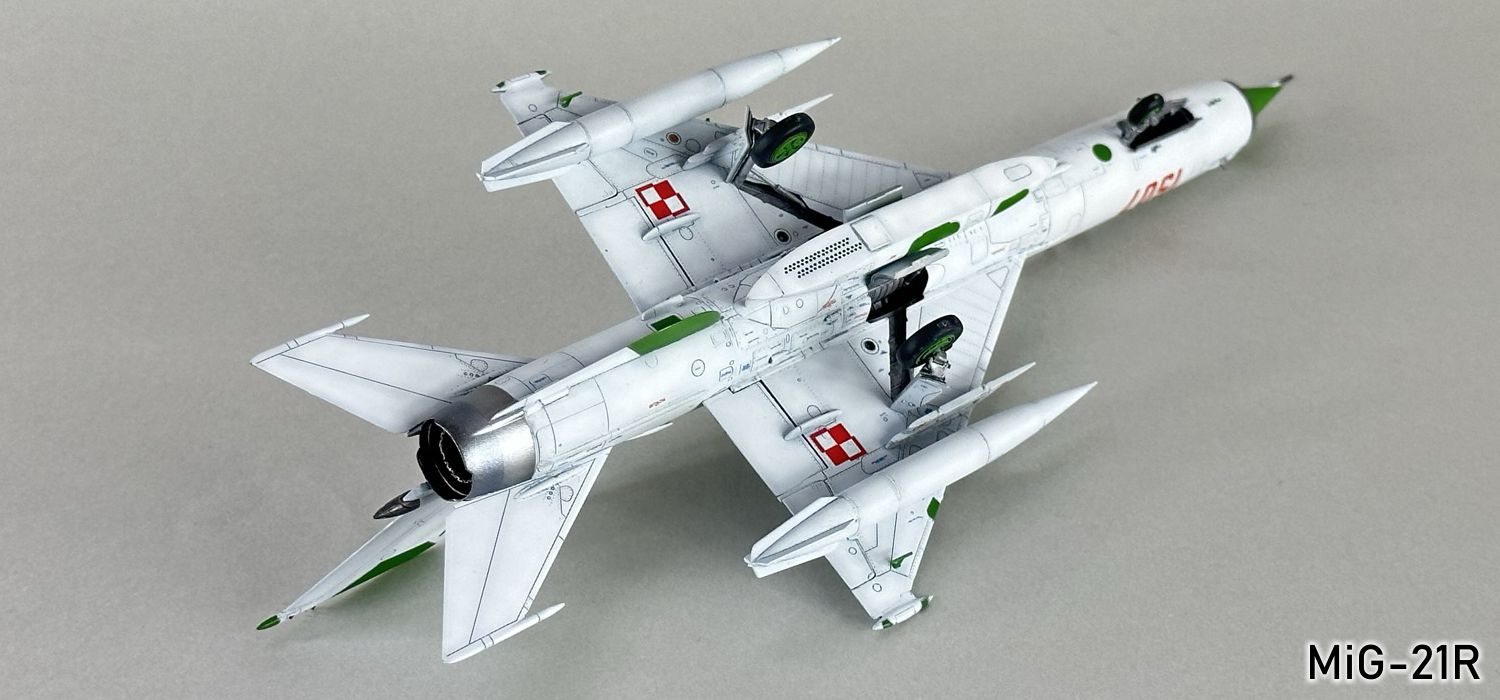 MiG-21R 114g.jpg