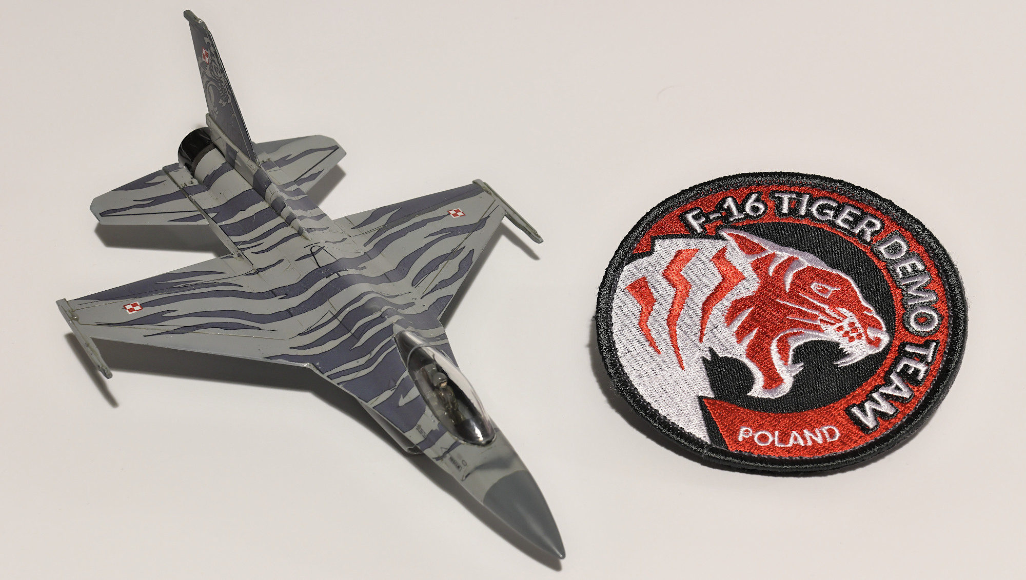 F-16T_9.jpg